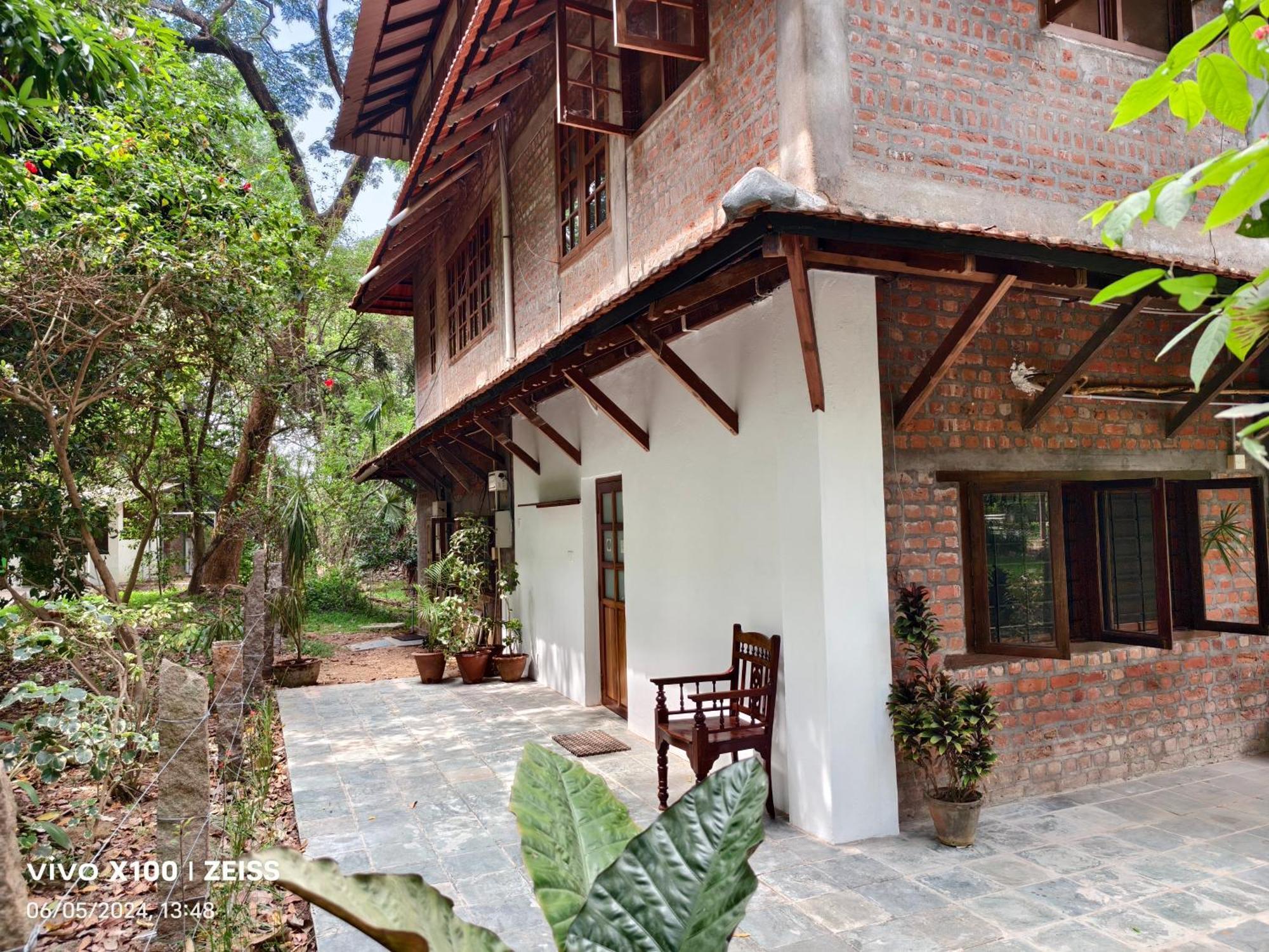Isai Ambalam Guest House Пондичерри Экстерьер фото